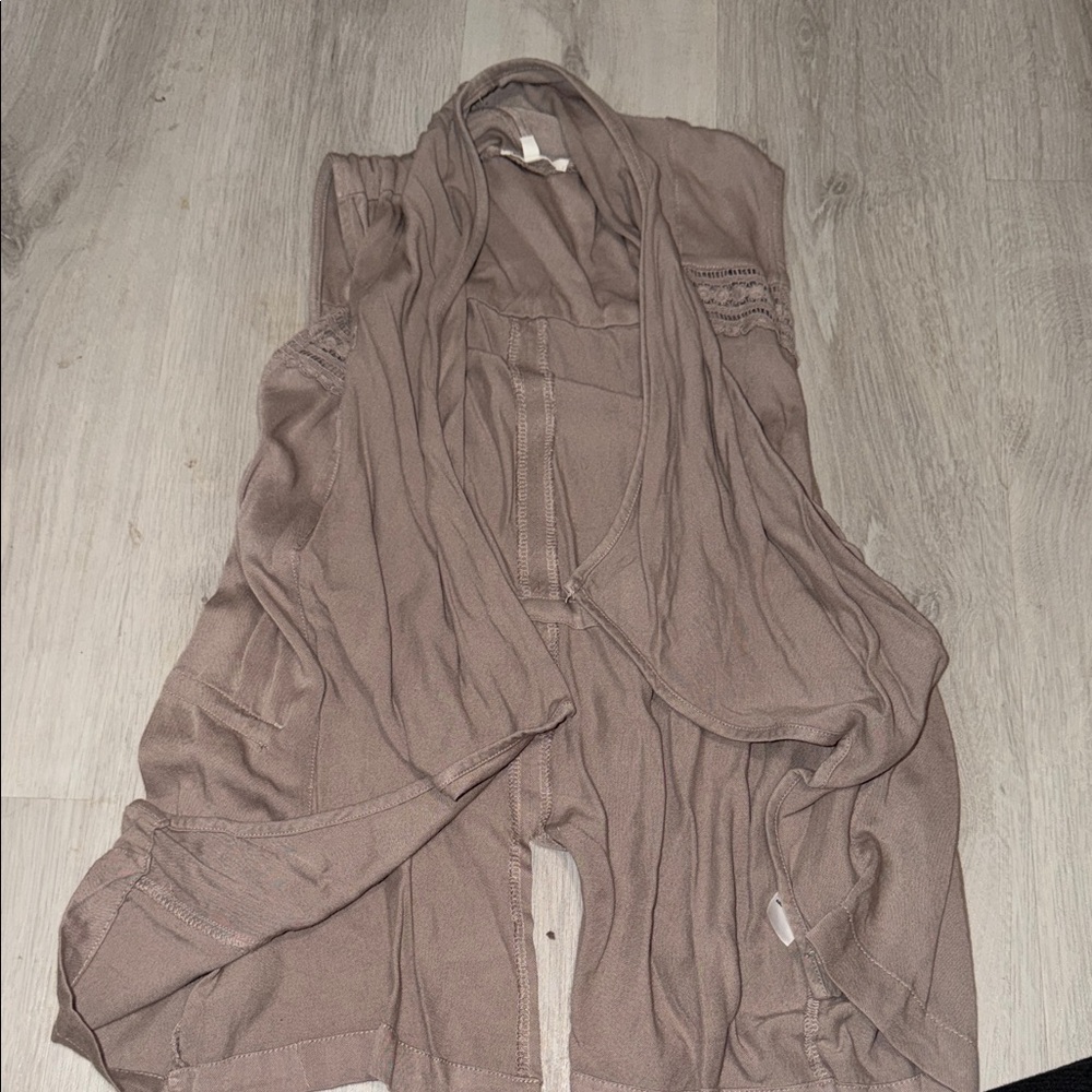 Maurice’s women’s Brown Sleeveless Cardigan Vest